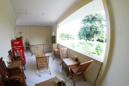 Sari Buana Bed & Breakfast - 18
