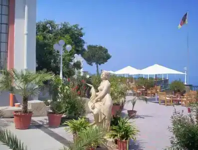 Grand Europa Palace - 9