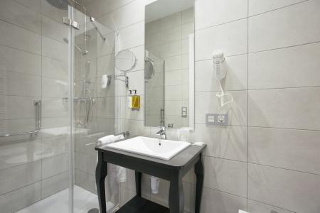 Legazpi Doce Studios Suites - 27
