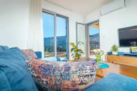 Apart Katunjanin - 38