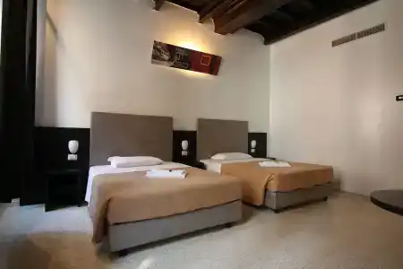 New Generation Hostel Tirana Center - 12