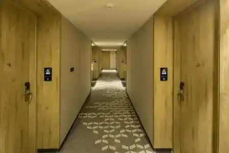 Le Foliage by TGI - 8