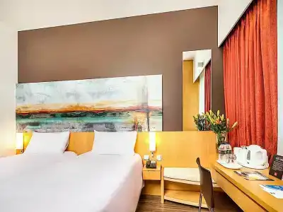 Ibis One Central - 98