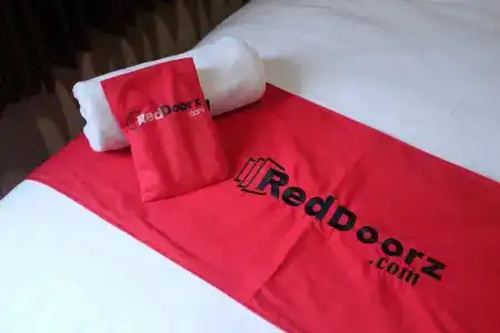 RedDoorz Plus @ Thamrin - 3