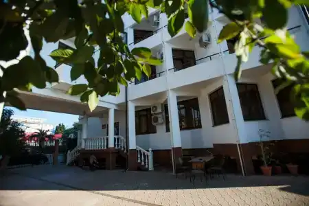 Golden Tennis Club - 8