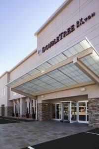 DoubleTree by Hilton Raleigh Brownstone University - 42