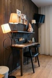 Santa's Aurora & Igloos - 50