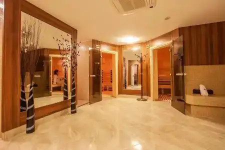 International Casino & Tower Suites - 79