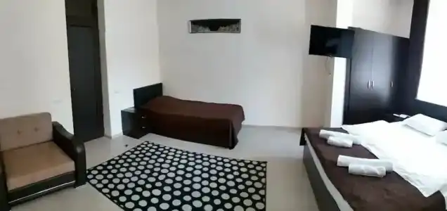 Merien Guesthouse 16 - 36