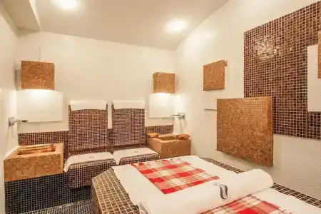 International Casino & Tower Suites - 66