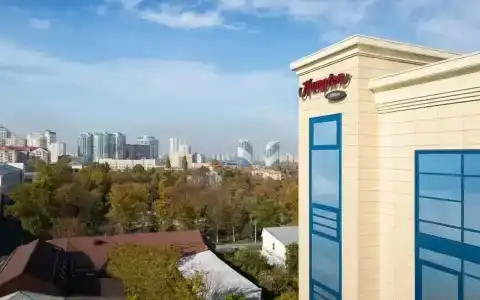 Hampton By Hilton - 35