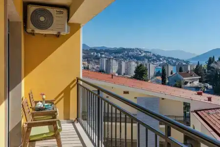 Apart Katunjanin - 13