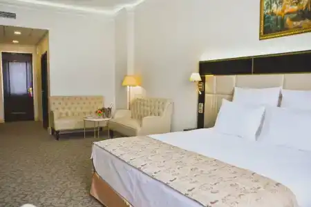 7 Avenue and SPA - 8