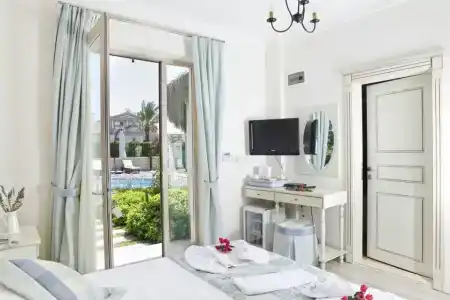 Alacati Marina Palace - 4