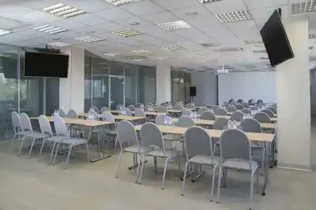 Holiday Inn, an IHG - 17