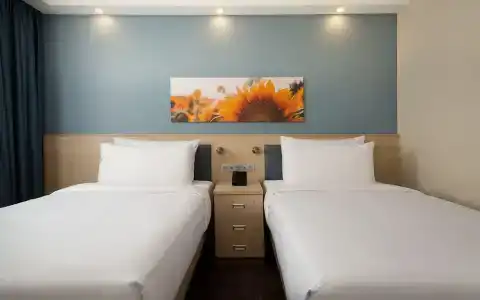 Hampton By Hilton - 17