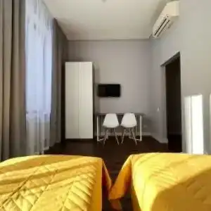 Demokrat na 9-oy Sovetskoy 5A - 6