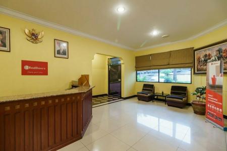 RedDoorz Plus Near Ancol - 1