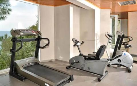 Ladonias Adakule	 - 61