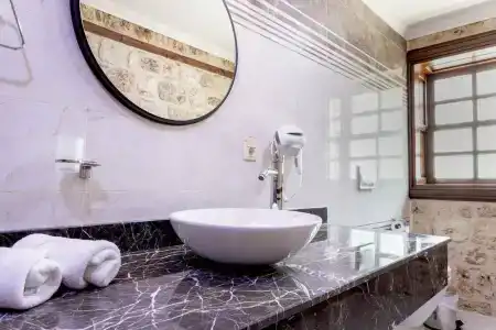 WOO Town Suites - 7