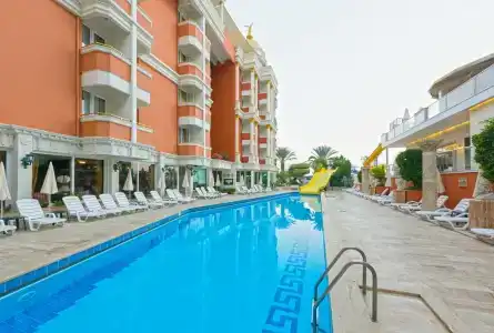 Antique Roman Palace - 40