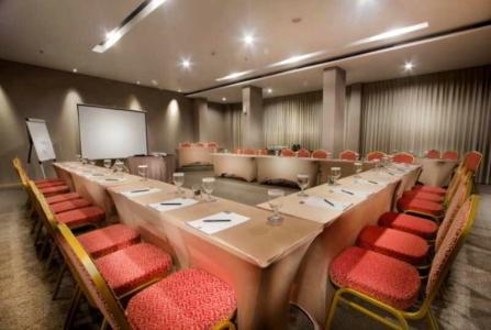 Neo Tendean Jakarta by Aston - 57