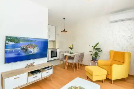 Apart Katunjanin - 24