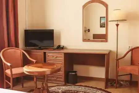 Gloria Business - 95