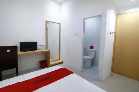 RedDoorz Plus @ Kapuk Business Park - 77