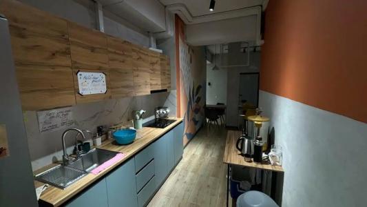 Izzzi Hostel - 8