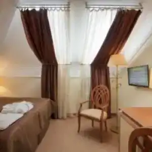 Dvor Podznoyeva Main Building - 1