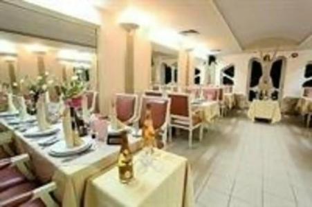 Maria Luisa by Introverts - 10