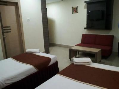 Executive Tower - 63