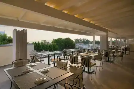 Neikos Luxury Suites - 5