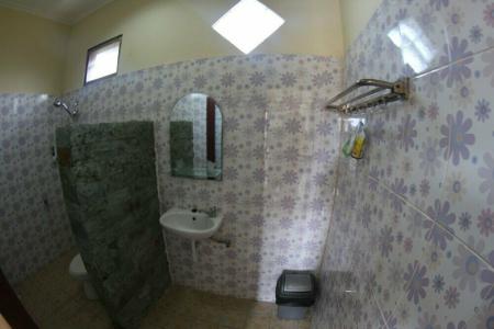 Sari Buana Bed & Breakfast - 25