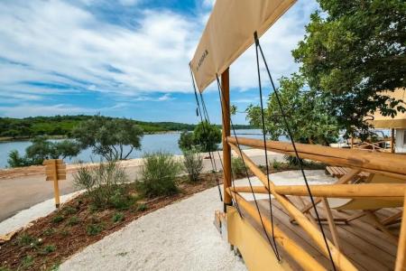 Arena One 99 Glamping - 34