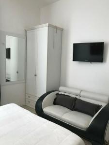 B&B Nike - Rooms Only - 73