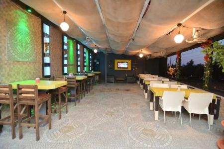 Rose Garden Apart - 19