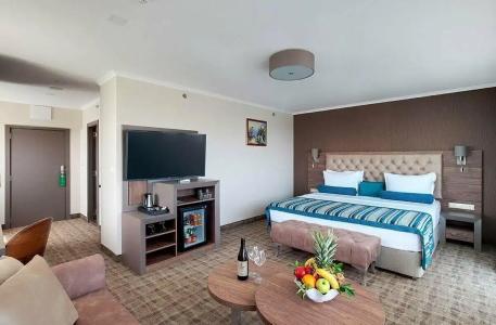 & Casino Cherno More - 54