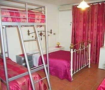 Vatican Rooms Guest House - 11