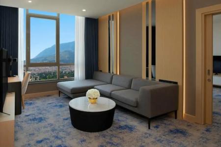 DoubleTree by Hilton - 50