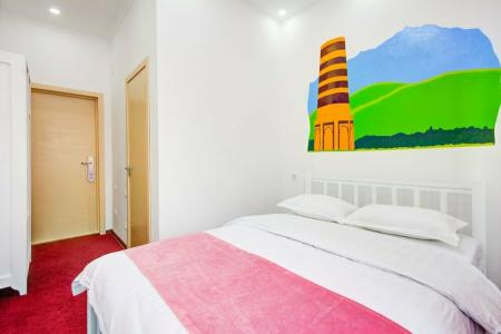 White & Hostel - 28