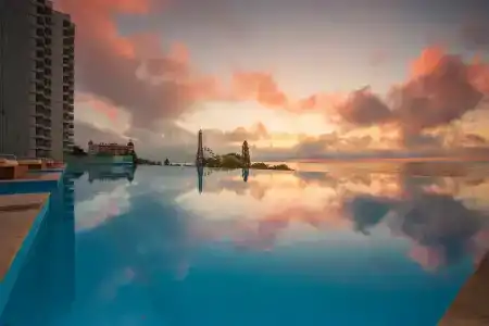 International Casino & Tower Suites - 90