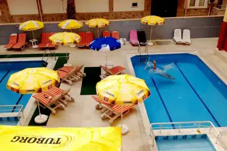 Elegant Baronessa Apart - 14