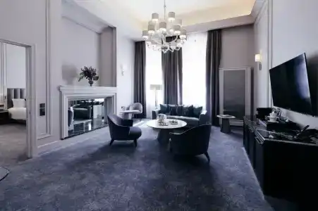 Cosmos Selection Saint-Petersburg Italyanskaya - 15