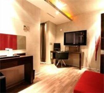 Tria Business & Boutique - 8