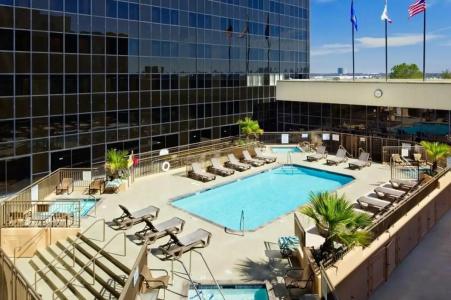 Hilton Los Angeles Airport - 25