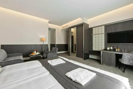 Congress Avenue - 46