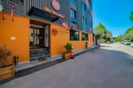 City Moonlight Apart - 3