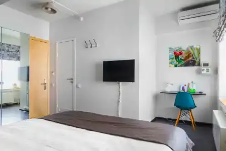 Live by Originals - 42